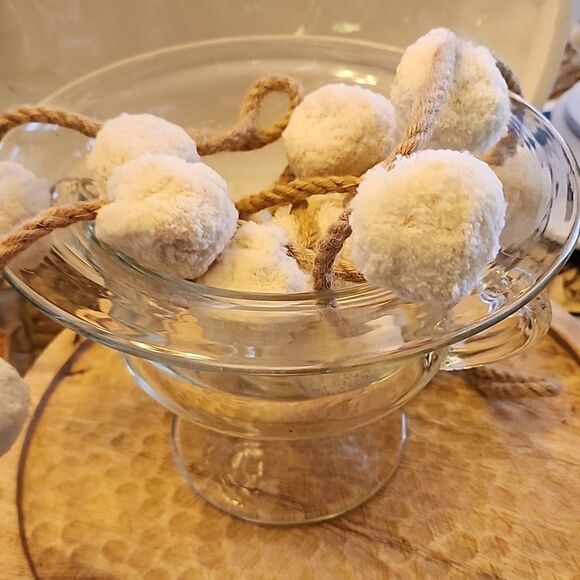 Pom Pom and Jute Decorative Rope - Picture 2 of 8